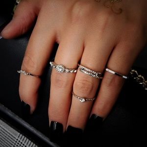 Rings Set 5 Pieces Delicate Silver & Rhinestone NWOT